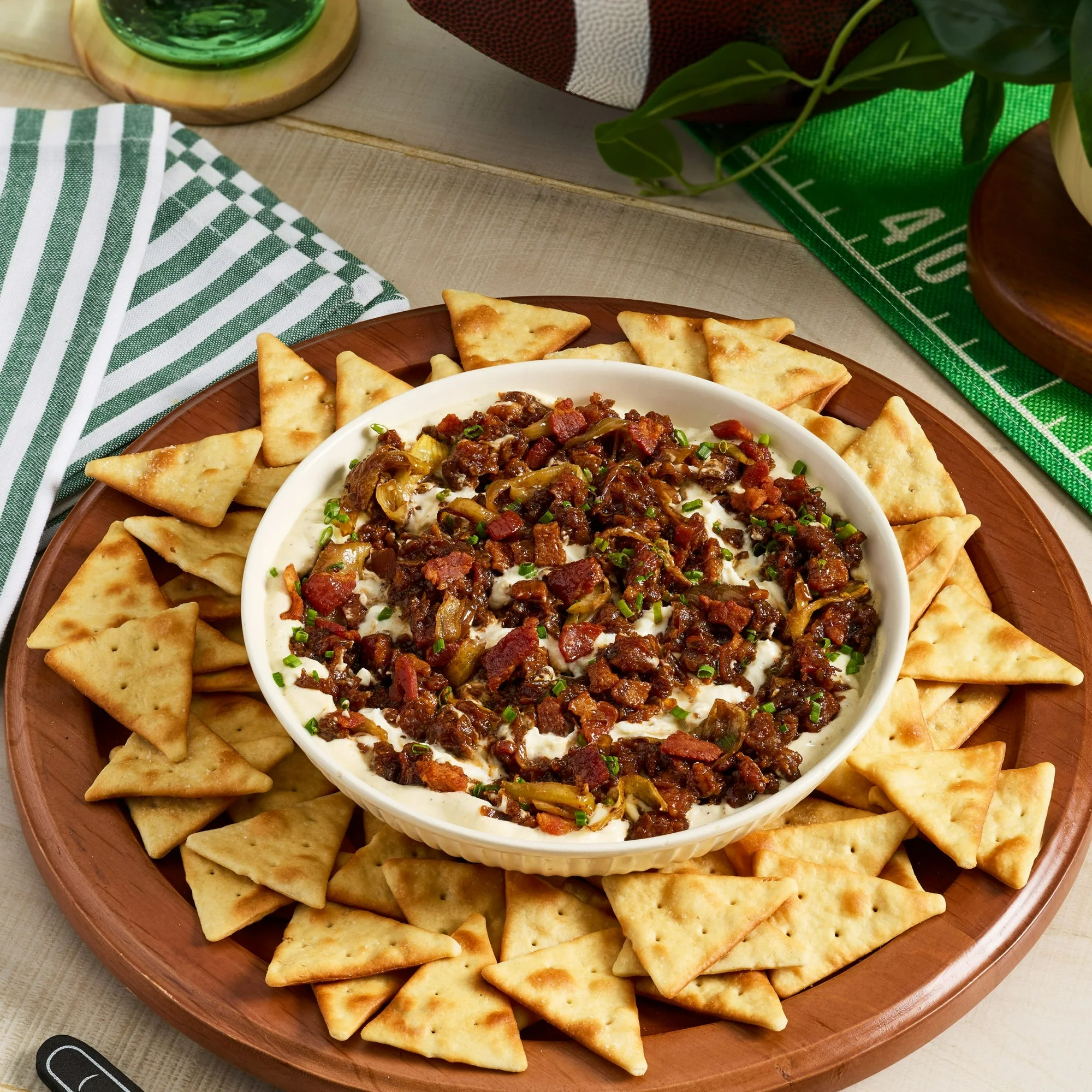 Town House Pita Sea Salt Oven Baked Crackers, Lunch Snacks, 9.5 oz - Image 5